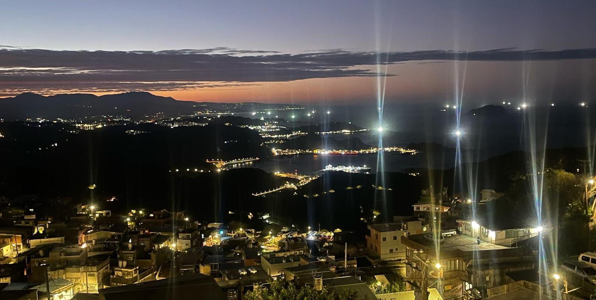 九份山海灣民宿 I 近老街 L 海景檜木房 Exterior foto