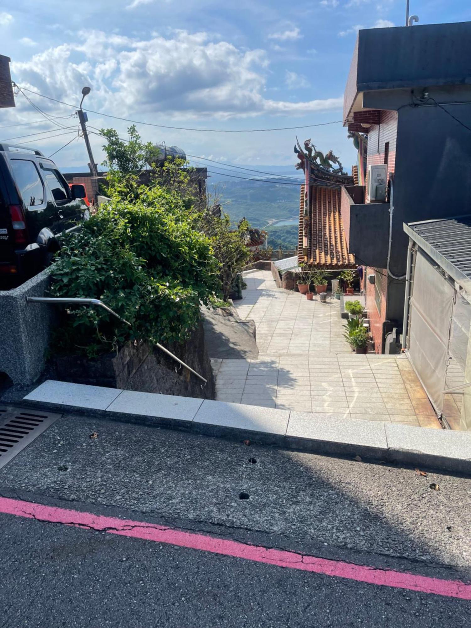 九份山海灣民宿 I 近老街 L 海景檜木房 Exterior foto